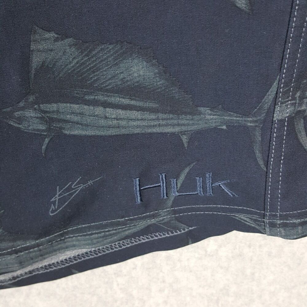 Huk Fishing Mens Shorts Size 42 Gray & Blue - Picture 3 of 6